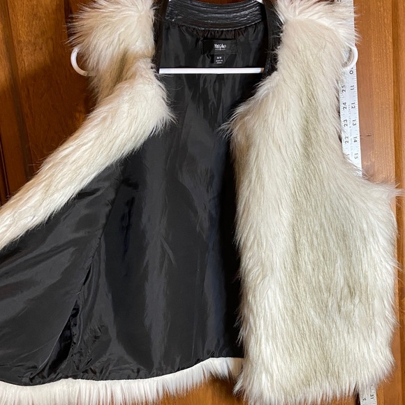 Massimo Faux Fur Vest in Off-White with Gray Highlights - Picture 11 of 11